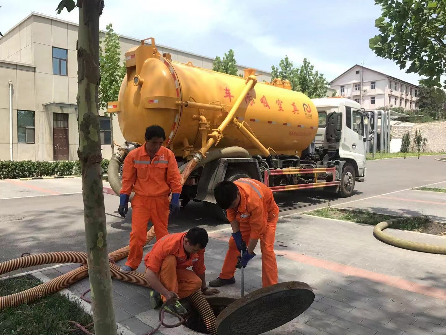 盈江化粪池清理与5-8吨吸粪车施工效率分析